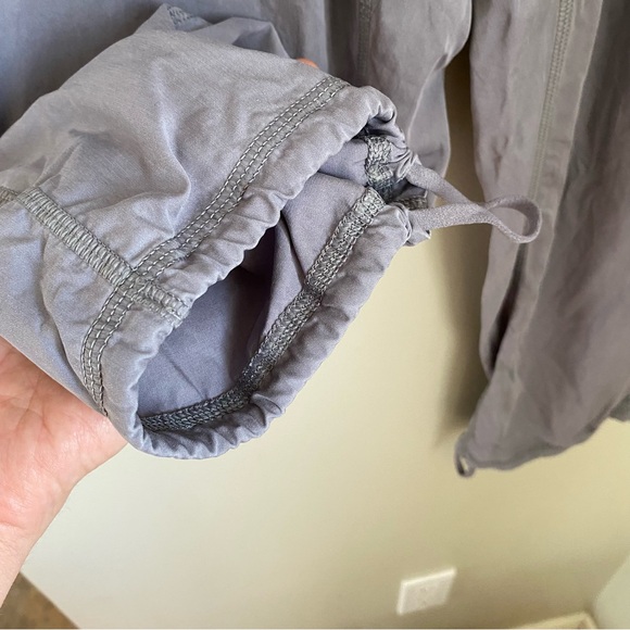 Lululemon Post Power Crop Fossil Grey Size 8 Gorpcore Lagenlook - Picture 12 of 14